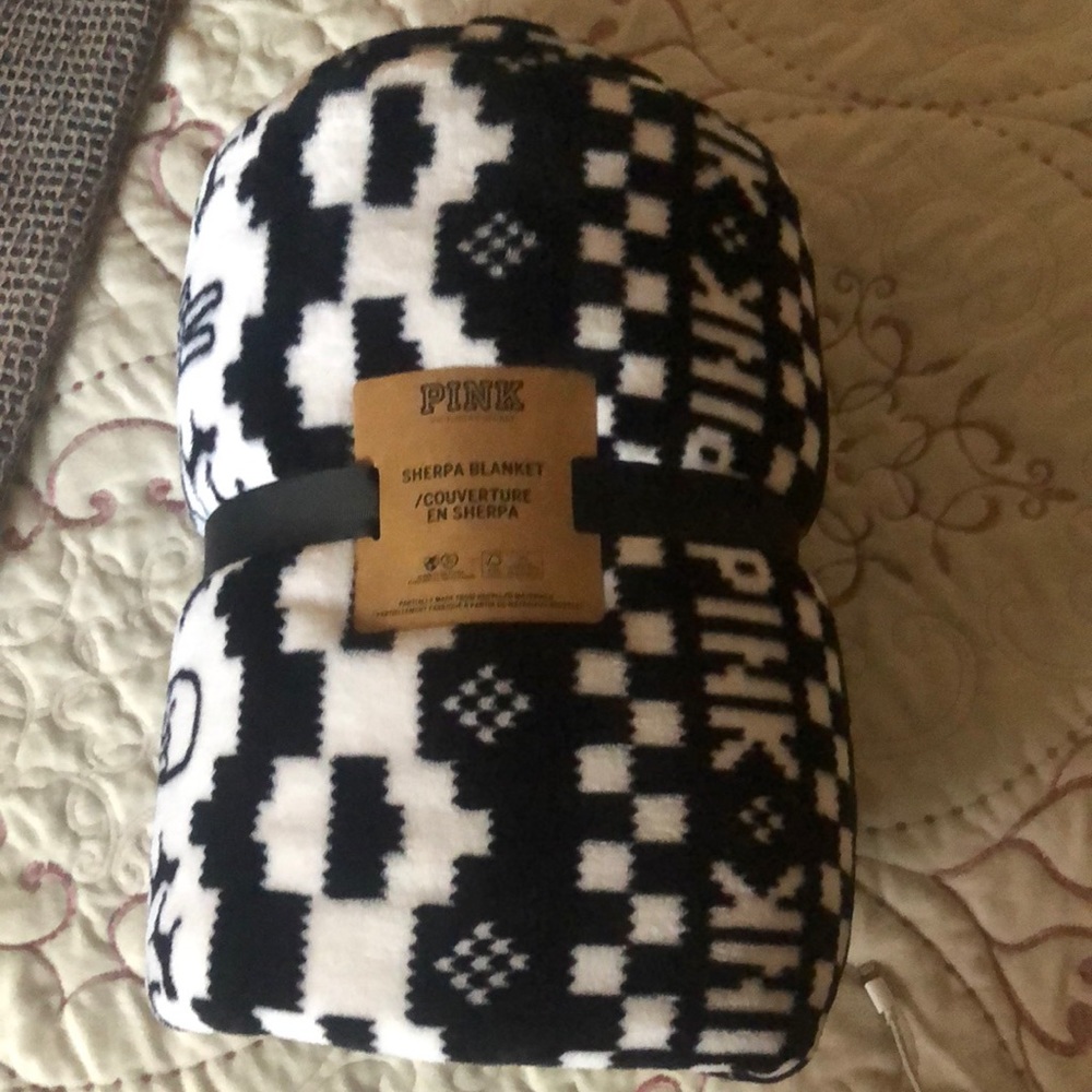 Sherpa blanket PINK victoria’s secret New